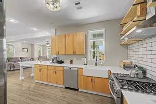 3037 Coral Strip Pkwy, Gulf Breeze, FL 32563 - Photo 10