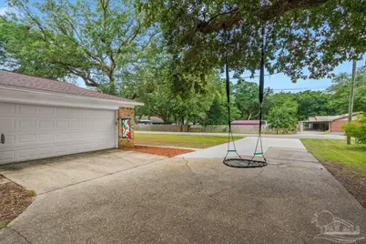 6020 Oakwood Dr, Milton, FL 32570 - Photo 4