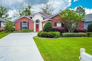 5805 Dunbar Cir, Milton, FL 32583 - Photo 1