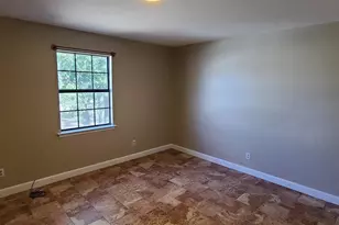 7250 Hilburn Rd, Pensacola, FL 32504 - Photo 6