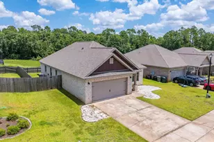 424 Pemberton Ln, Cantonment, FL 32533 - Photo 2