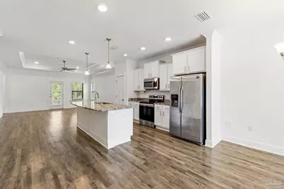 424 Pemberton Ln, Cantonment, FL 32533 - Photo 2
