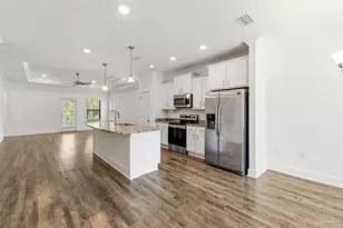 424 Pemberton Ln, Cantonment, FL 32533 - Photo 2