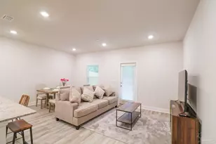 7174 Village Ln, Pensacola, FL 32504 - Photo 4
