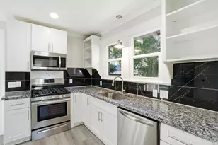 505 S 1st St, Pensacola, FL 32505 - Photo 12