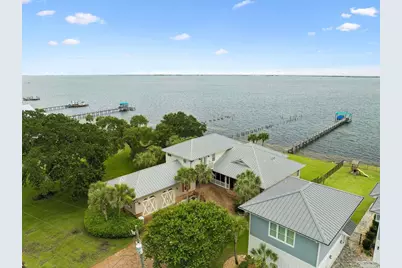 3361 Edgewater Dr, Gulf Breeze, FL 32563 - Photo 1
