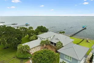 3361 Edgewater Dr, Gulf Breeze, FL 32563 - Photo 1