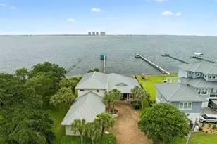 3361 Edgewater Dr, Gulf Breeze, FL 32563 - Photo 4