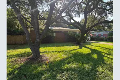 24 Gilmore Dr, Gulf Breeze, FL 32561 - Photo 2