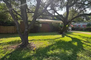 24 Gilmore Dr, Gulf Breeze, FL 32561 - Photo 2