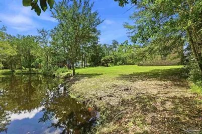 5820 Pamona St, Milton, FL 32583 - Photo 2