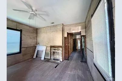 812 N D St, Pensacola, FL 32501 - Photo 2
