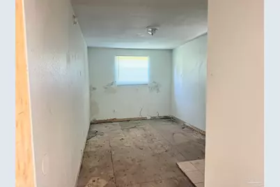 812 N D St, Pensacola, FL 32501 - Photo 12