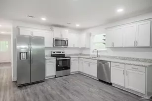 3304 Bonfire Dr, Milton, FL 32583 - Photo 12