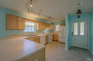 3029 Flintlock Dr, Pensacola, FL 32526 - Photo 6