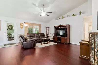 5605 Tucker Cir, Pace, FL 32571 - Photo 6