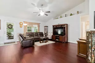 5605 Tucker Circle, Pace, FL 32571 - Photo 6