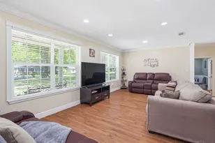 5692 Pine Ridge Dr, Milton, FL 32570 - Photo 8