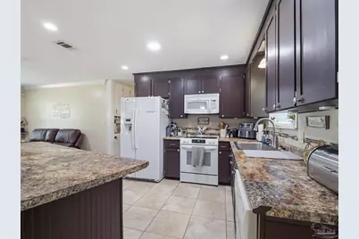 5692 Pine Ridge Dr, Milton, FL 32570 - Photo 10
