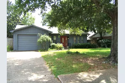 3971 Elmcrest Dr, Pensacola, FL 32504 - Photo 2