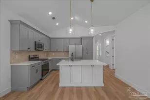 2811 E Gonzalez St, Pensacola, FL 32503 - Photo 12