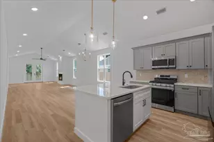 2811 E Gonzalez St, Pensacola, FL 32503 - Photo 10