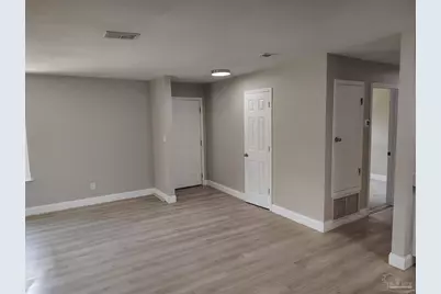 7070 Coronado Dr, Pensacola, FL 32526 - Photo 6