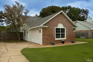 1515 Mariners Cir, Gulf Breeze, FL 32563 - Photo 2