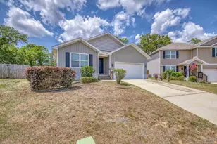 5886 Blackhorse Cir, Pensacola, FL 32526 - Photo 2