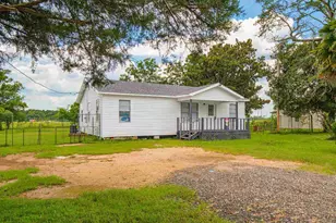 2451 Green Village Rd, McDavid, FL 32568 - Photo 2