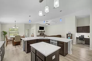 8193 Sierra St, Navarre, FL 32566 - Photo 6