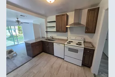 203 Henry St, Pensacola, FL 32507 - Photo 2