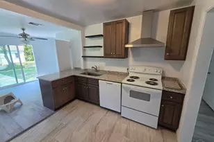 203 Henry St, Pensacola, FL 32507 - Photo 2