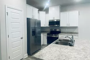 710-E Giese Ln, Pensacola, FL 32506 - Photo 6