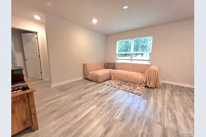 5792 Belmont Stakes Rd, Pensacola, FL 32526 - Photo 2