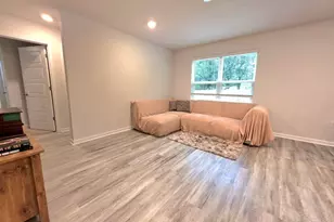 5792 Belmont Stakes Rd, Pensacola, FL 32526 - Photo 2