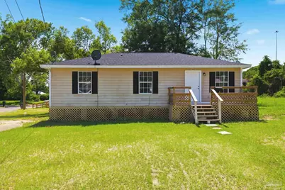1805 Dr Martin Luther King Jr Dr, Pensacola, FL 32503 - Photo 1