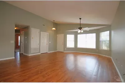 386 Mizzen Ln, Pensacola, FL 32507 - Photo 4