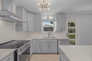 701 Southern Ct, Gulf Breeze, FL 32561 - Photo 20