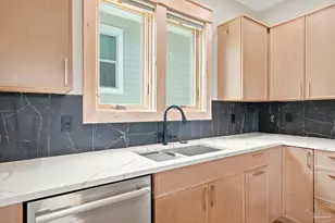 219 N Devillars St, Pensacola, FL 32502 - Photo 8