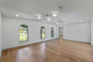 2295 N 20th Ave, Pensacola, FL 32503 - Photo 6