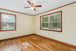 7621 Lodge Dr, Century, FL 32535 - Photo 10