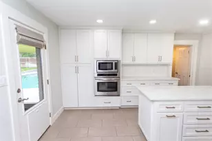 2490 Hallmark Dr, Pensacola, FL 32503 - Photo 12