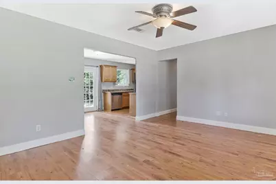 905 Lagoon Dr, Pensacola, FL 32505 - Photo 12