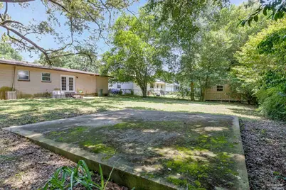 905 Lagoon Dr, Pensacola, FL 32505 - Photo 52