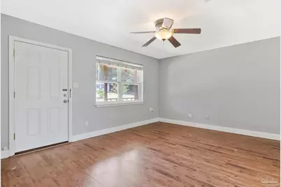 905 Lagoon Dr, Pensacola, FL 32505 - Photo 14