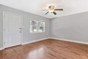 905 Lagoon Dr, Pensacola, FL 32505 - Photo 14