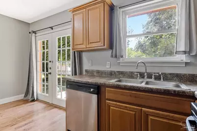 905 Lagoon Dr, Pensacola, FL 32505 - Photo 8