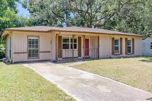 905 Lagoon Dr, Pensacola, FL 32505 - Photo 2