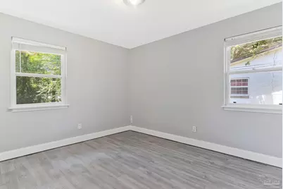 905 Lagoon Dr, Pensacola, FL 32505 - Photo 24